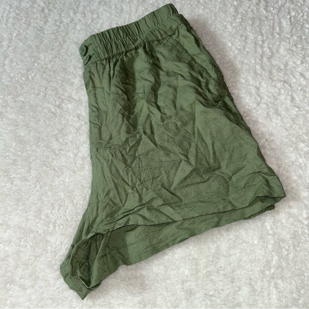 Aeropostale Flowy Green Shorts Size Small